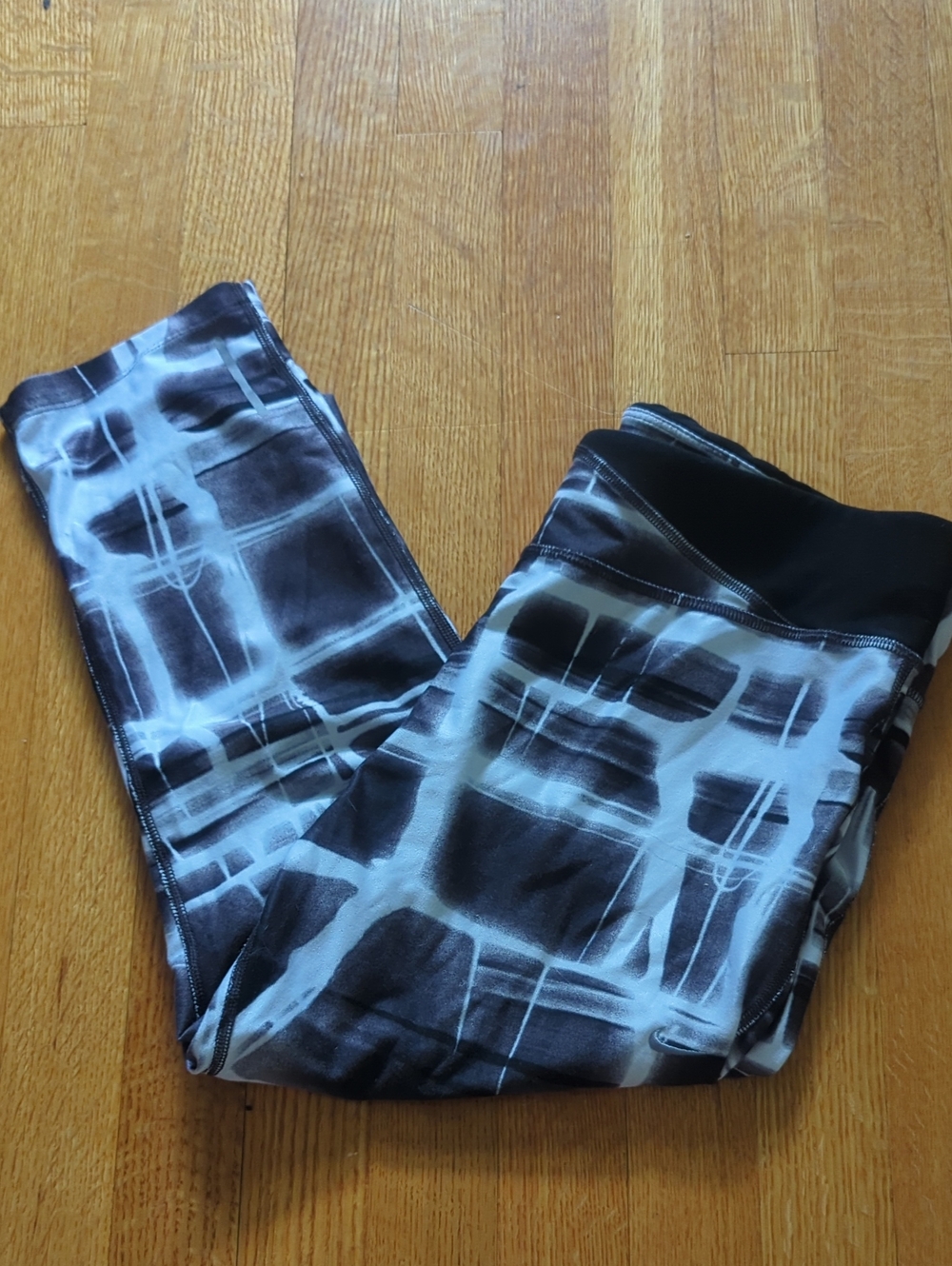 Nike Black and White Abstract-Print Joggers